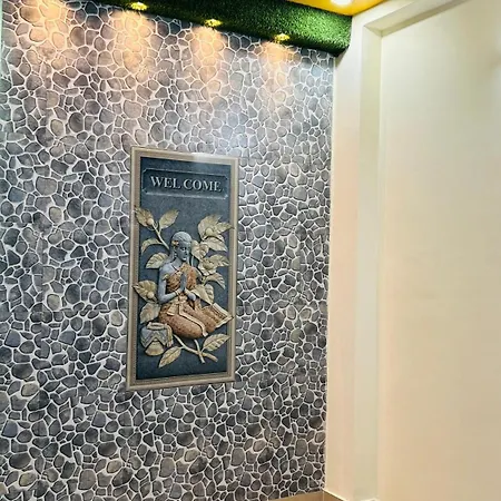 Jadon Homestay Near Prem Mandir Vrindavan Exterior photo