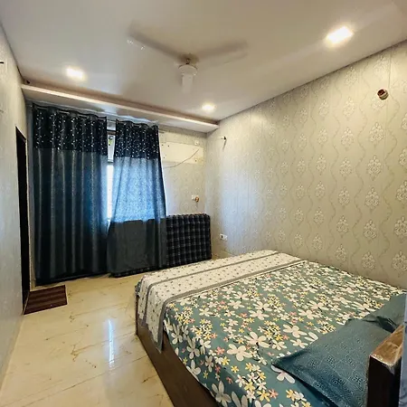 Jadon Homestay Near Prem Mandir Vrindavan Exterior photo