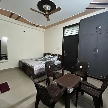 Jadon Homestay Near Prem Mandir Vrindavan Exterior photo