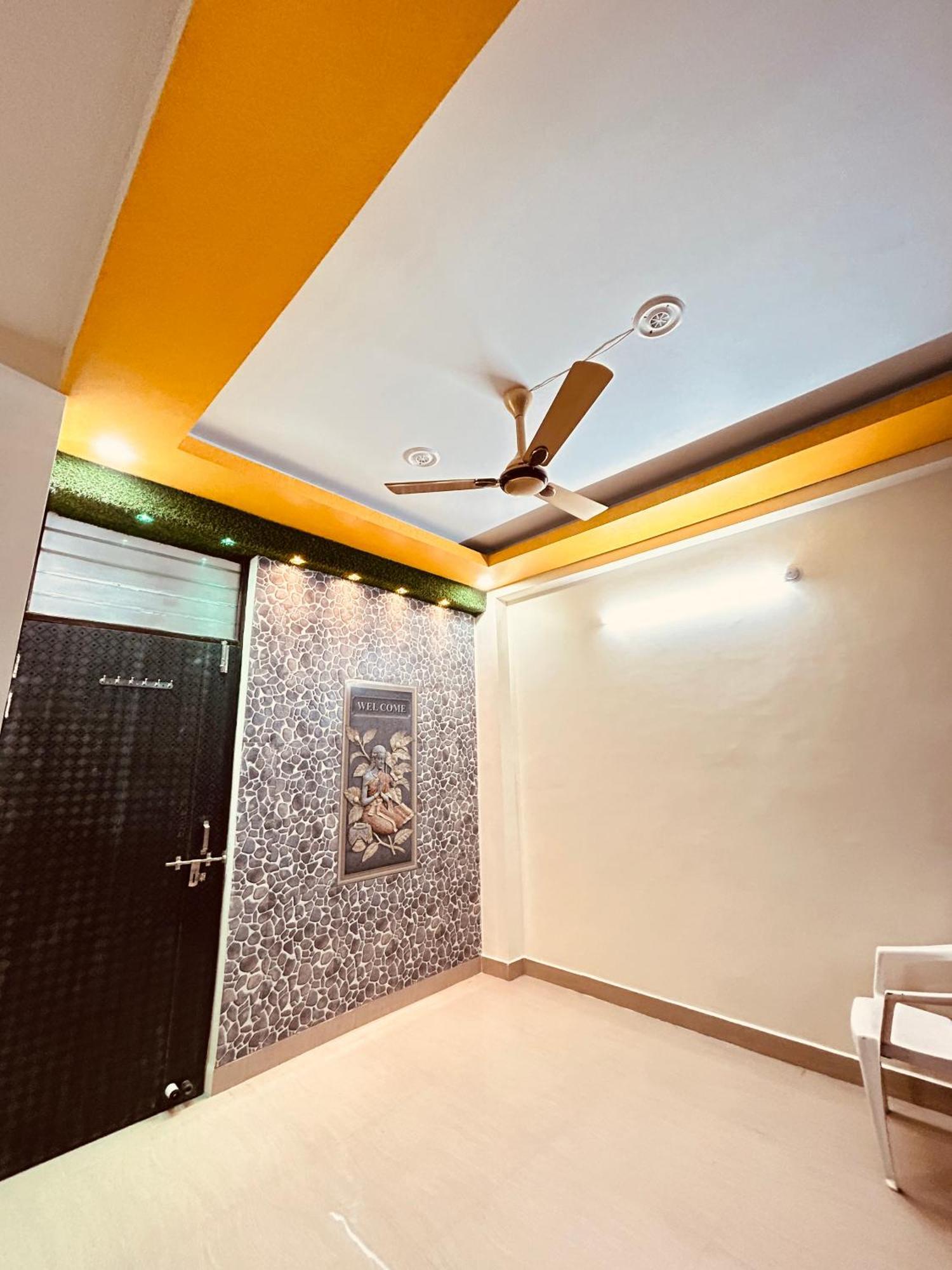 Jadon Near Prem Mandir Homestay Vrindavan