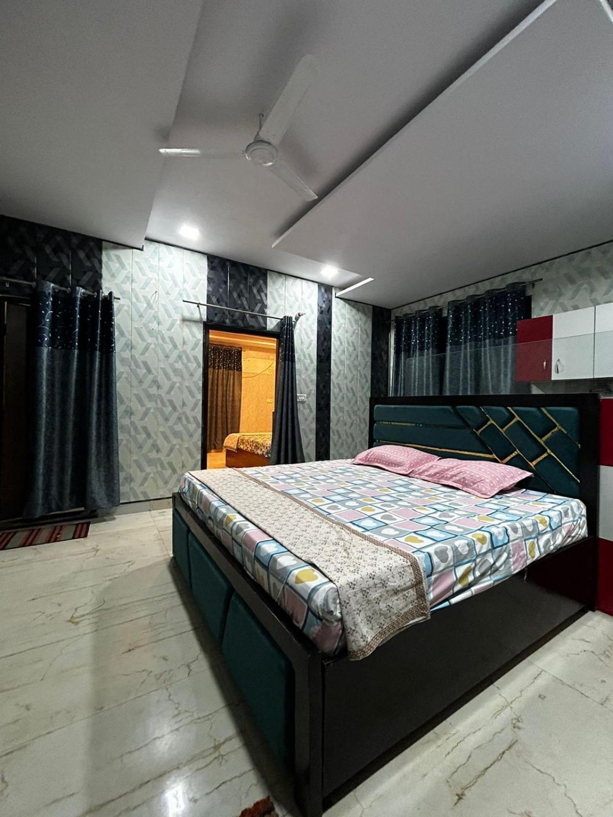 Jadon Near Prem Mandir Homestay Vrindavan