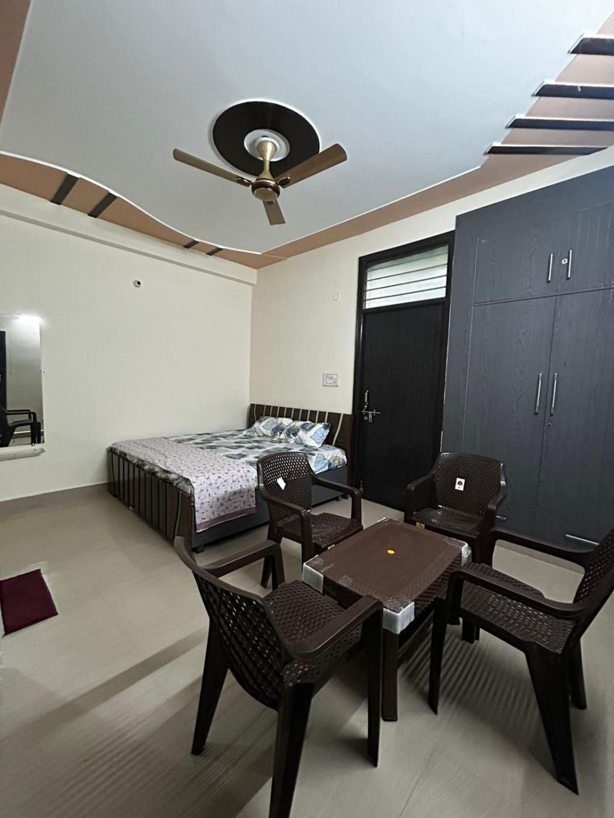 Homestay Jadon Near Prem Mandir Vrindavan