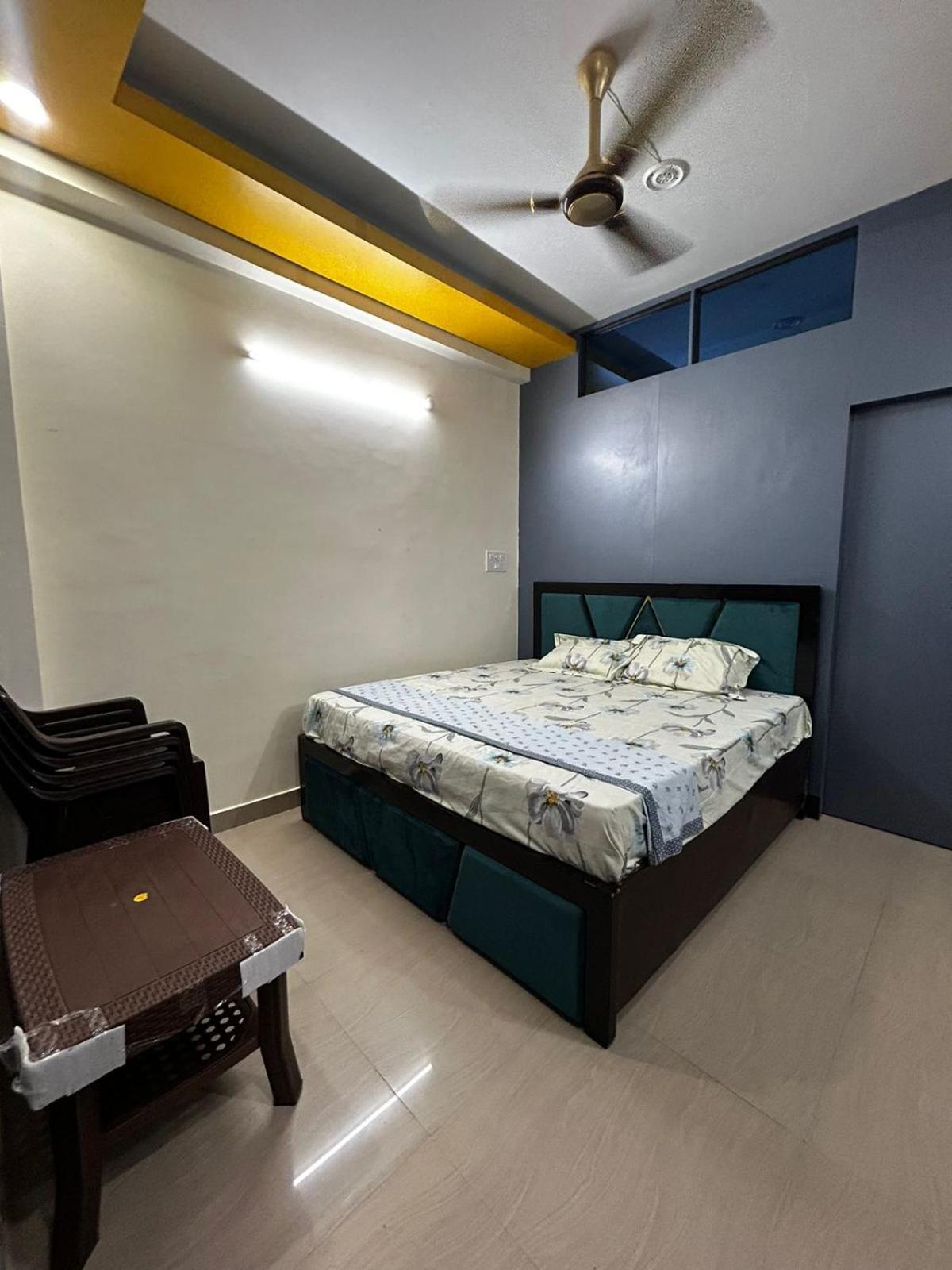 Homestay Jadon Near Prem Mandir